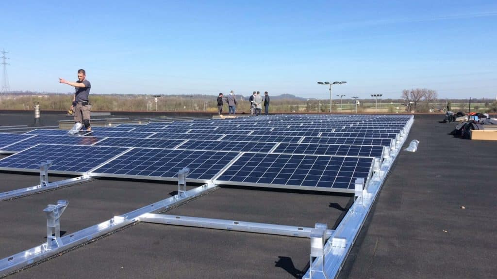 Reno⸱energy équipe le toit de Knauf Insulation