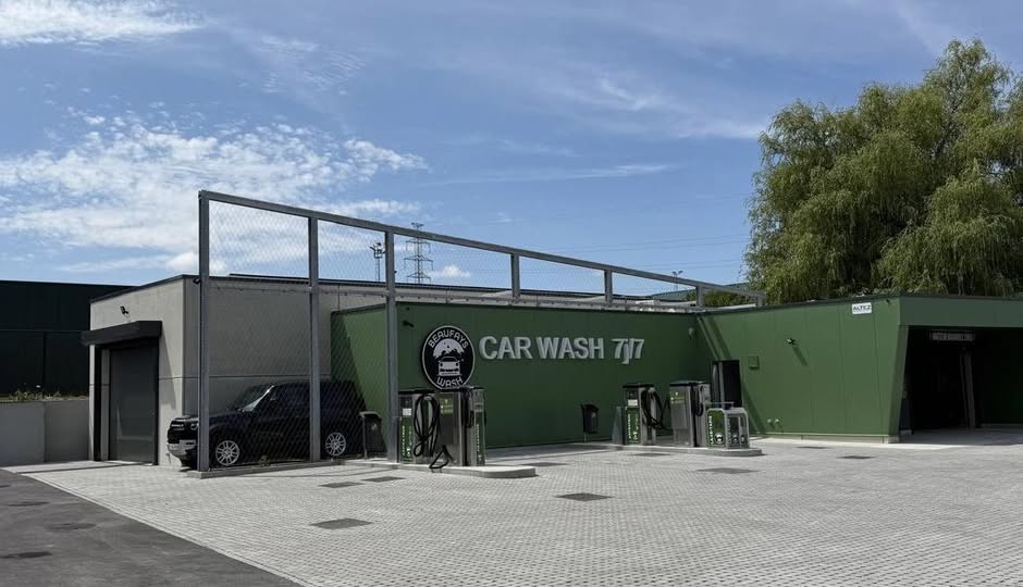 57 panneaux photovoltaïques installés sur le site Beaufays Wash